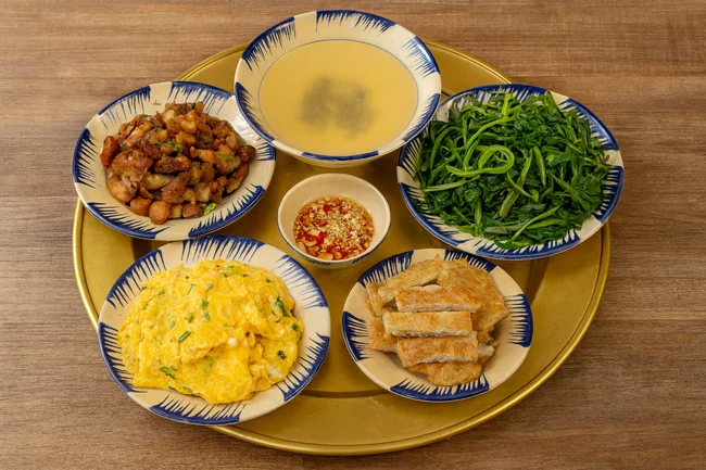 Nhà Tôi Chuyển Sang Sống Xanh Từ Một Bữa Cơm Đơn Giản